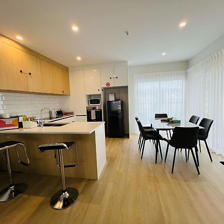 Central Modern 3-Bedroom,3- Bathroom House With Patio And Carpark- Lower Hutt City Centre Exteriör bild