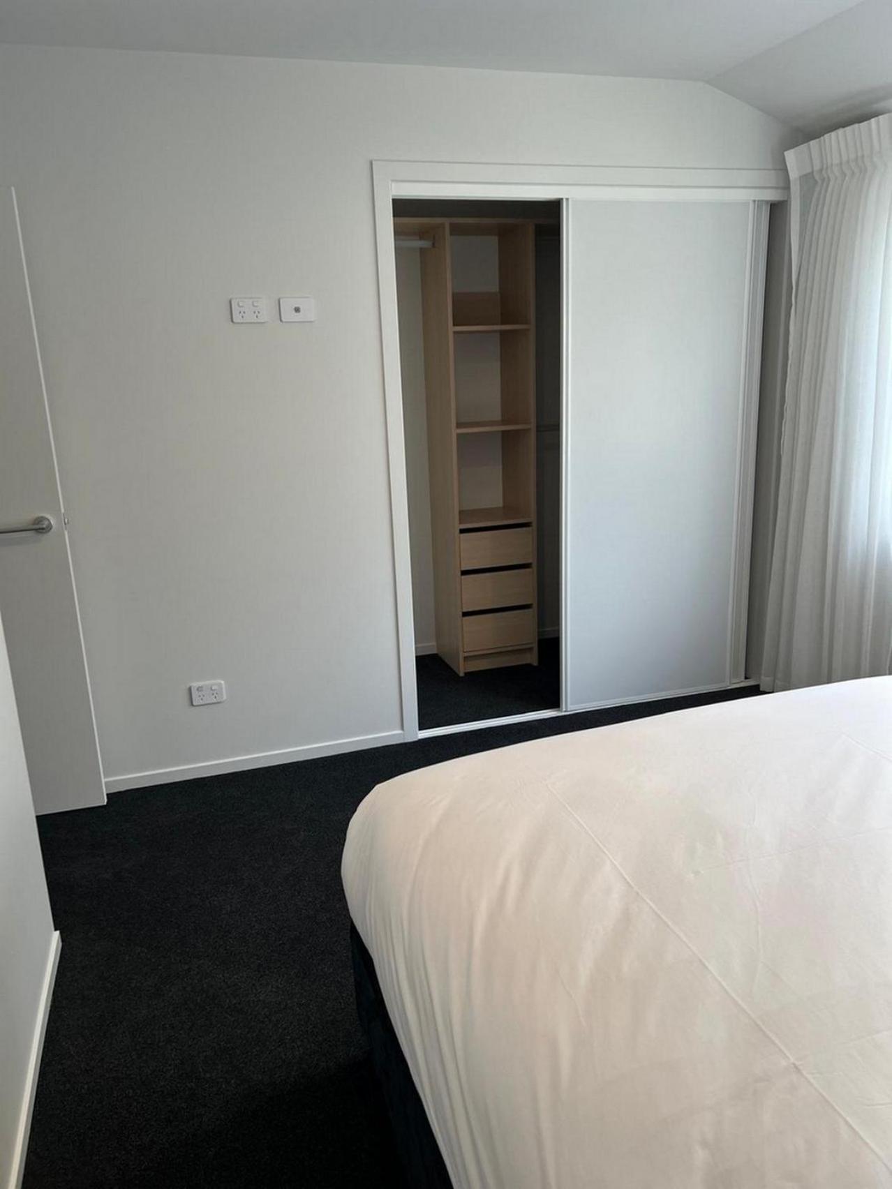 Central Modern 3-Bedroom,3- Bathroom House With Patio And Carpark- Lower Hutt City Centre Exteriör bild