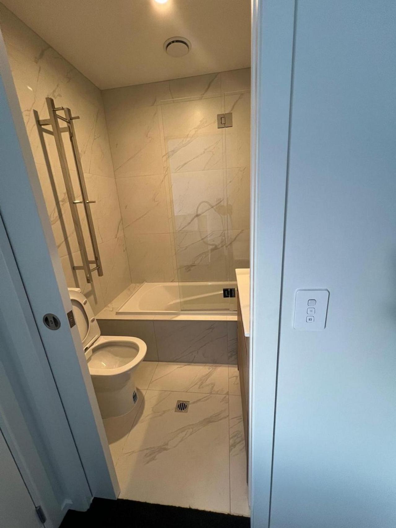 Central Modern 3-Bedroom,3- Bathroom House With Patio And Carpark- Lower Hutt City Centre Exteriör bild